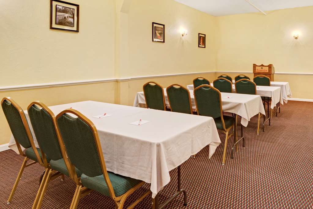 Hotel Ramada By Wyndham Kittery Facilidades foto